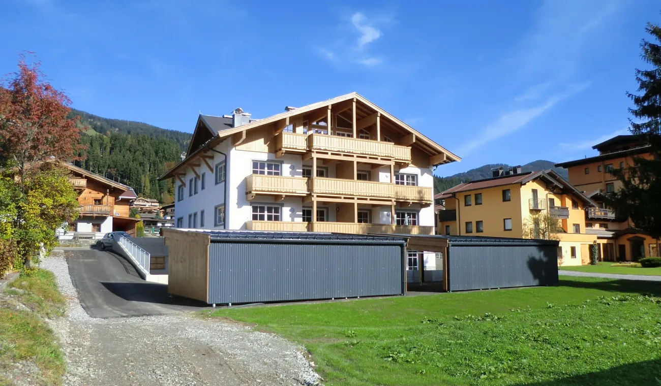 gesamtansichtmitcarportbrimmo.jpg